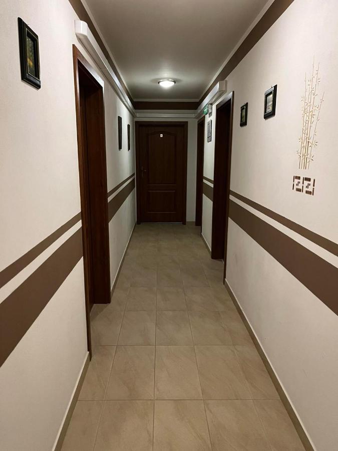 Отель Kamienica Przy Bramie Опатув Экстерьер фото